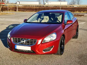 Volvo S60, D4 120KW MANUÁL SUMMUM VÝHŘEV