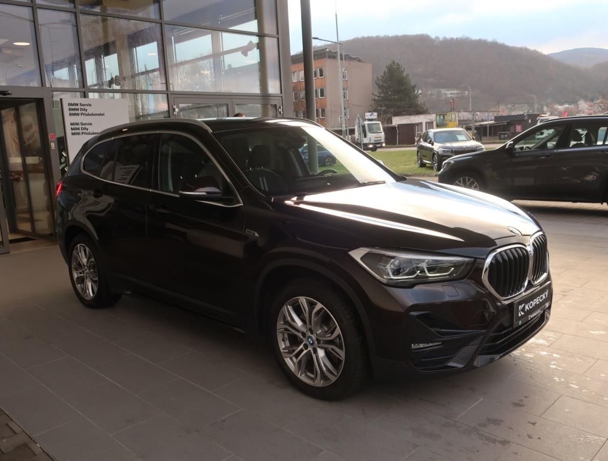 BMW X1, xDrive25e Sport Line - fotka 3