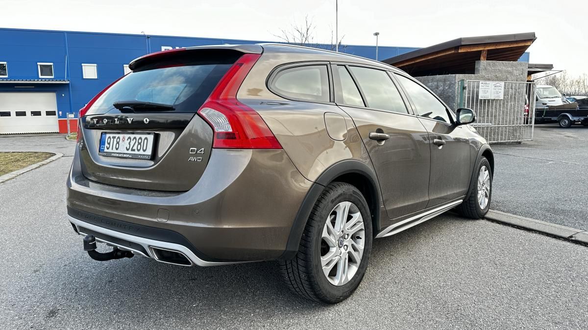 Volvo V60, D4 CROSSCOUNTRY 140KW AUTOMAT - fotka 6