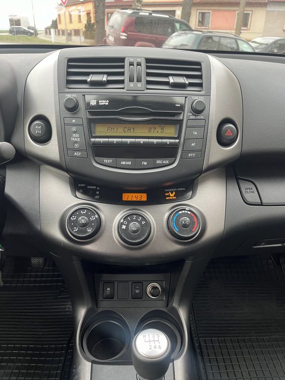 Toyota Rav4, fotka 12