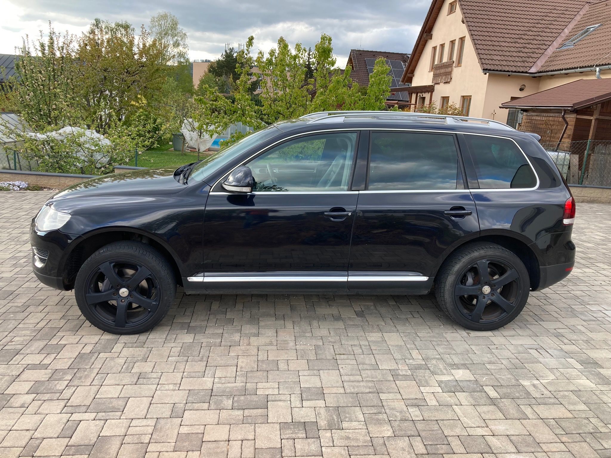 Volkswagen Touareg, 3,0 TDi V6 165kW 4x4 - fotka 2