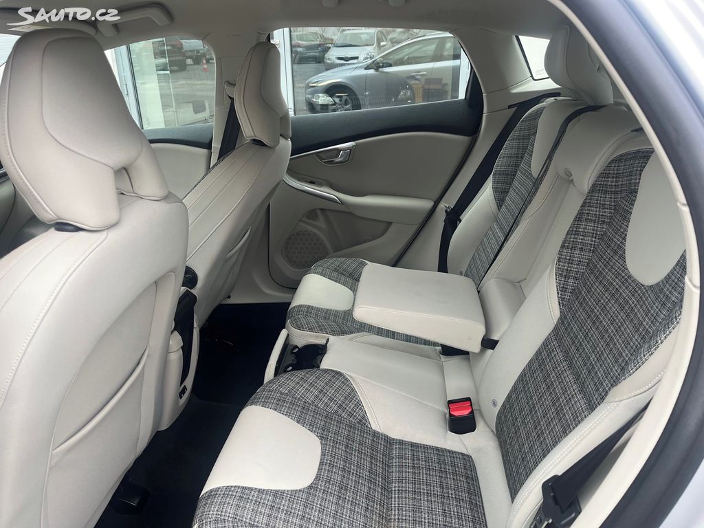 Volvo V40, fotka 11