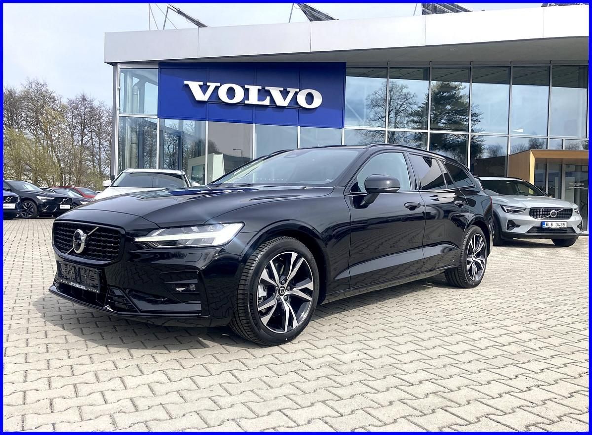 Volvo V60, B4 FWD edice DARK 210Ps