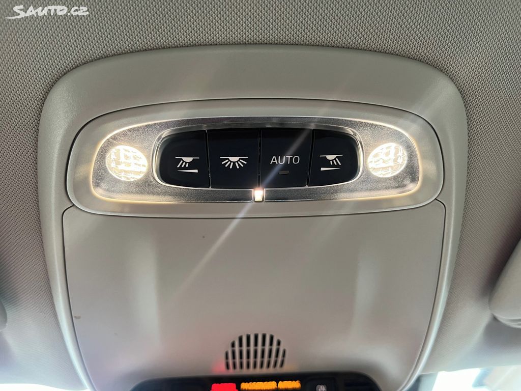 Volvo V40, fotka 17