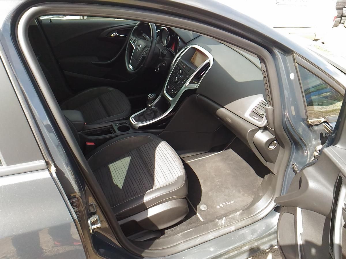 Opel Astra, 1,6CDTI,100KW,LED,NAVI,KLIMA - fotka 6