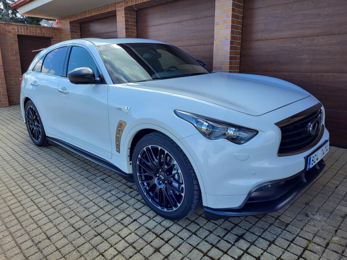 Infiniti FX50, VETTEL Edition 1 of 150 !!!!!! - fotka 4