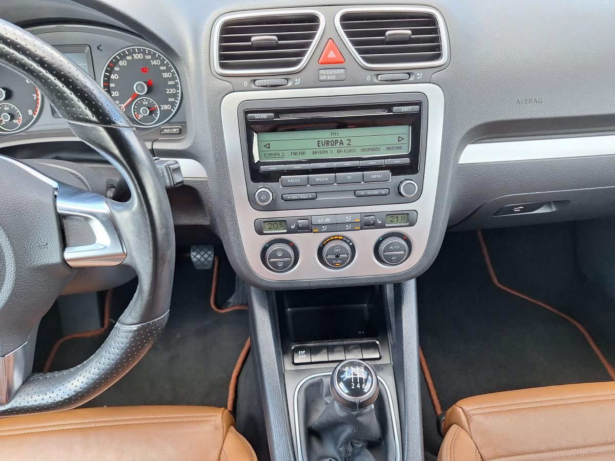 Volkswagen Scirocco, 1,4TSi TOP STAV - fotka 2
