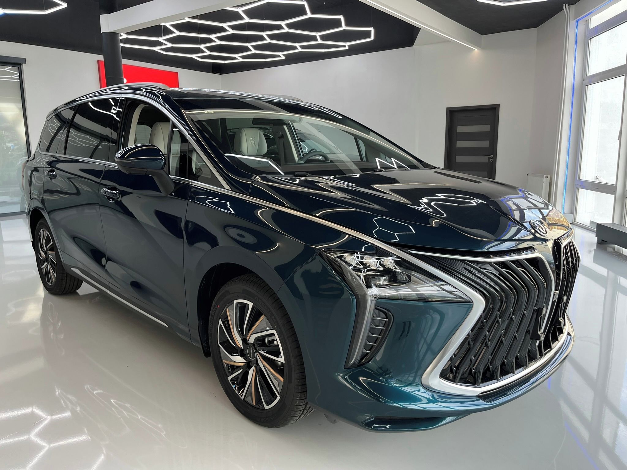 Dongfeng U-Tour, 1.5 T - fotka 3