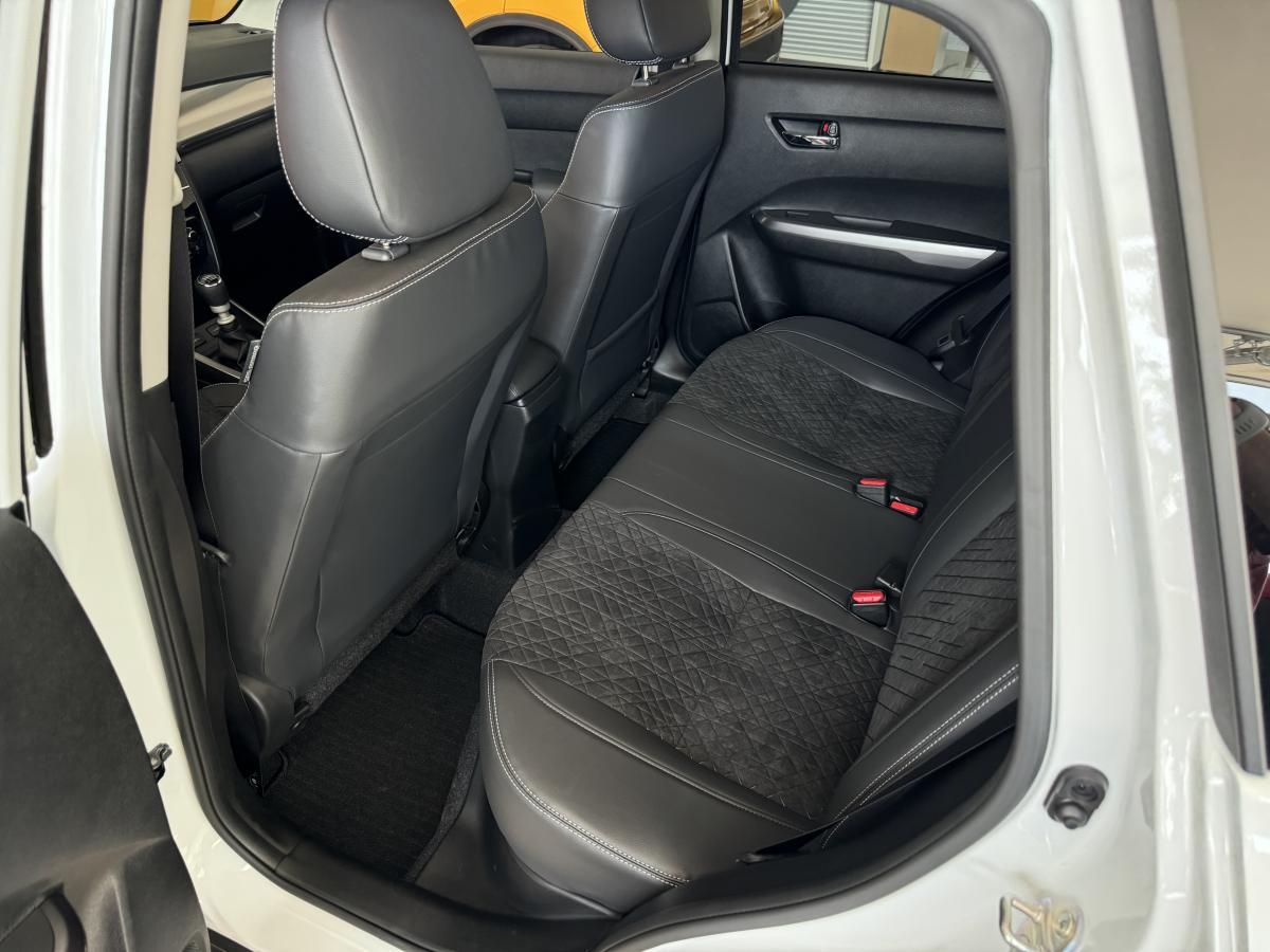 Suzuki Vitara, 1,4 Elegance Panorama Hybrid - fotka 5