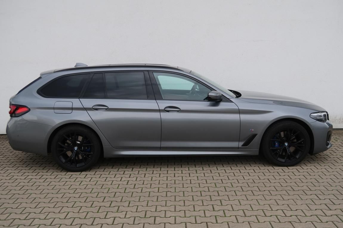 BMW Řada 5, 530i xDrive Touring - fotka 5