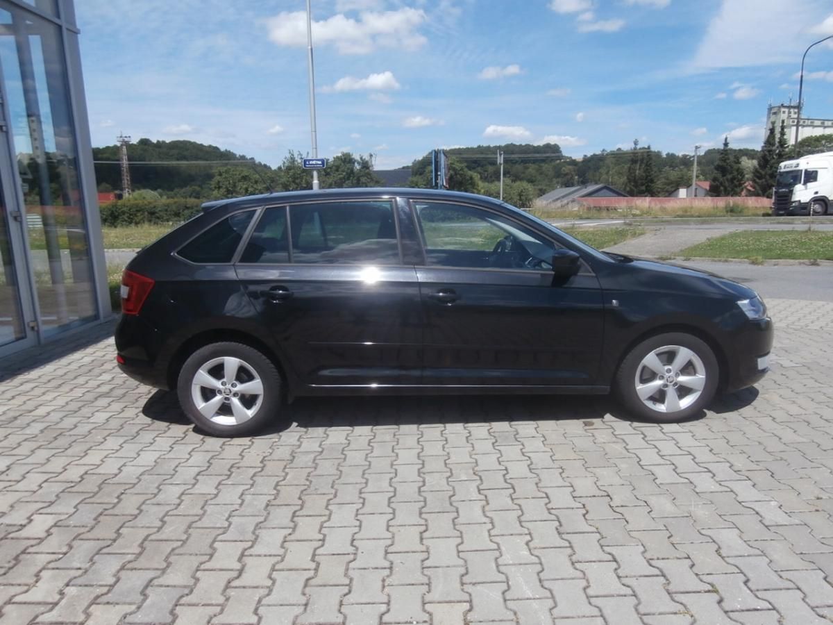 Škoda Rapid, 1.6 TDI 66kW Navi - fotka 6