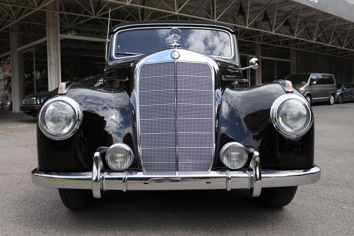 Mercedes-Benz, W187 220B CABRIO - fotka 3