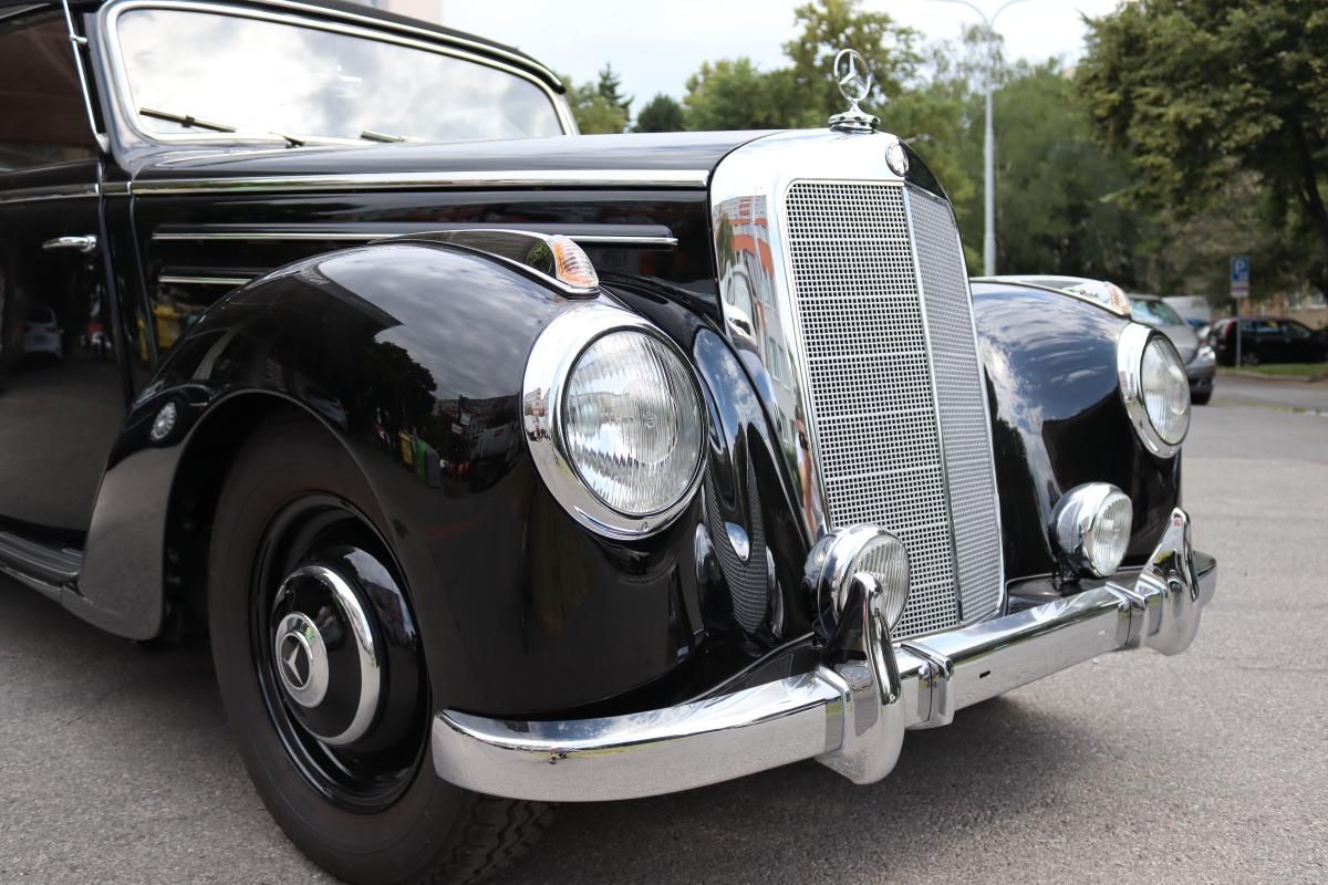 Mercedes-Benz, W187 220B CABRIO - fotka 6