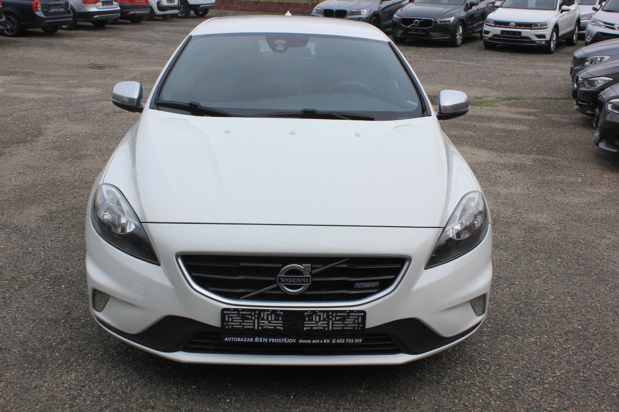 Volvo V40, 1.6D, 84 kW,  R-DESIGN - fotka 2