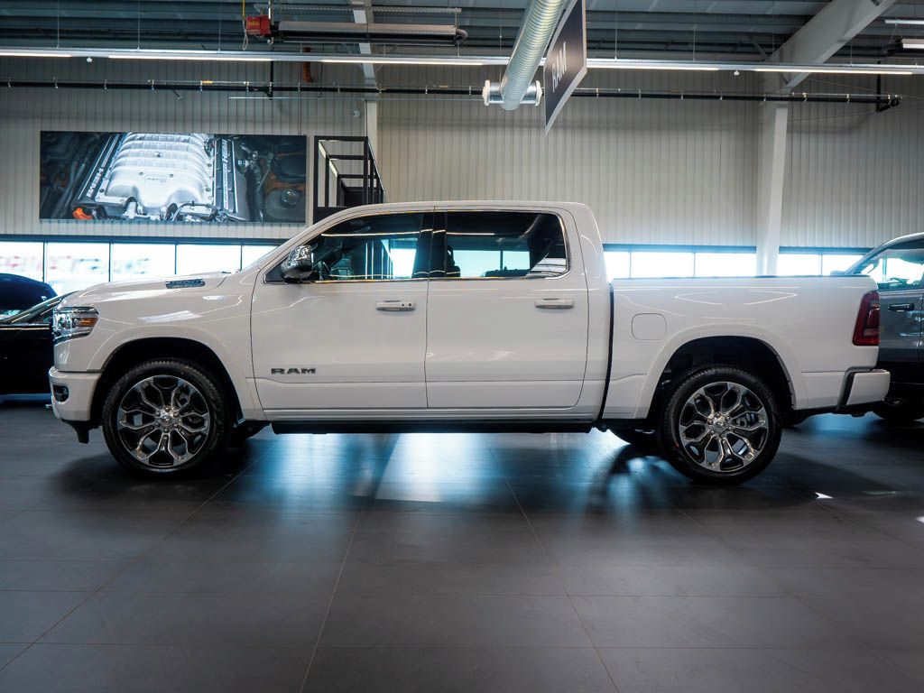 Dodge Ram, 5.7 V8 eTorque Longhorn 22Alu - fotka 2