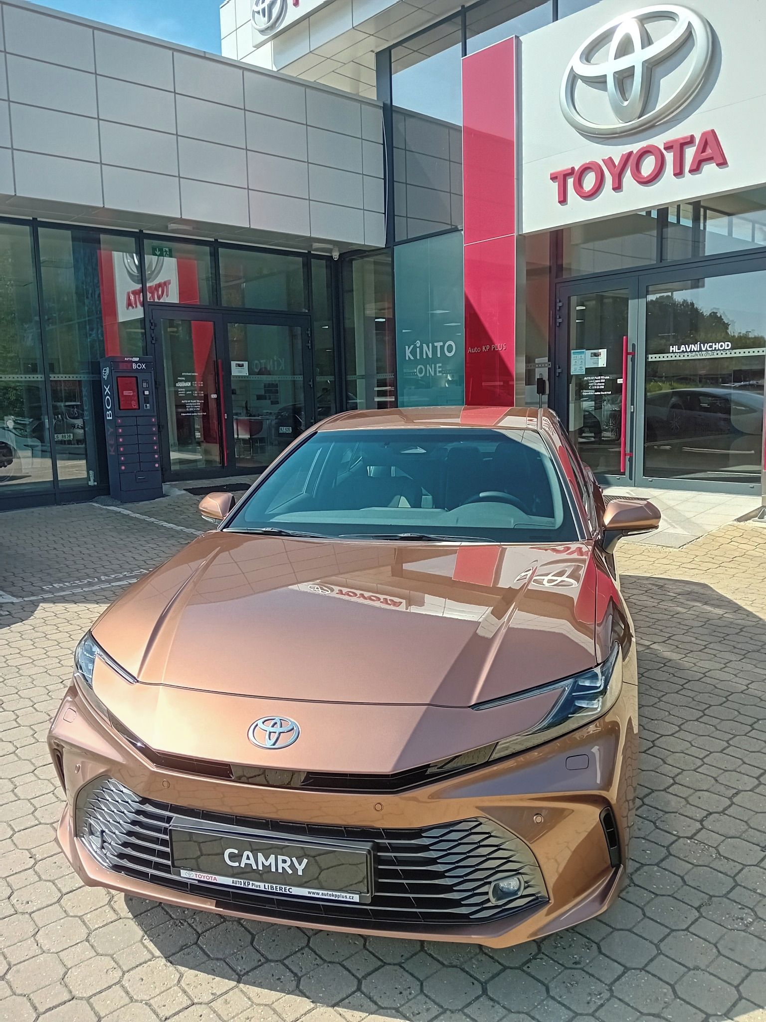 Toyota Camry, 2,5 HEV 230 k Prestige - fotka 6