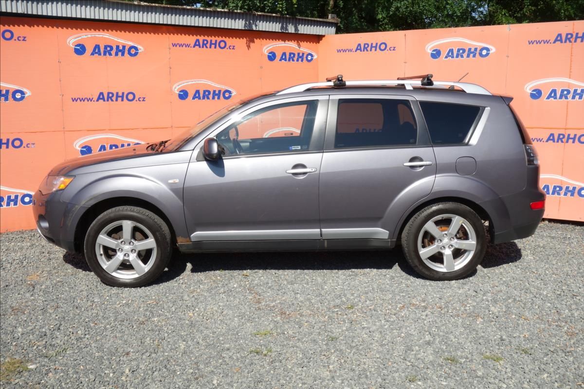 Mitsubishi Outlander, 2,0 DI-D, ČR, 1 MAJ., 7MÍST. - fotka 4