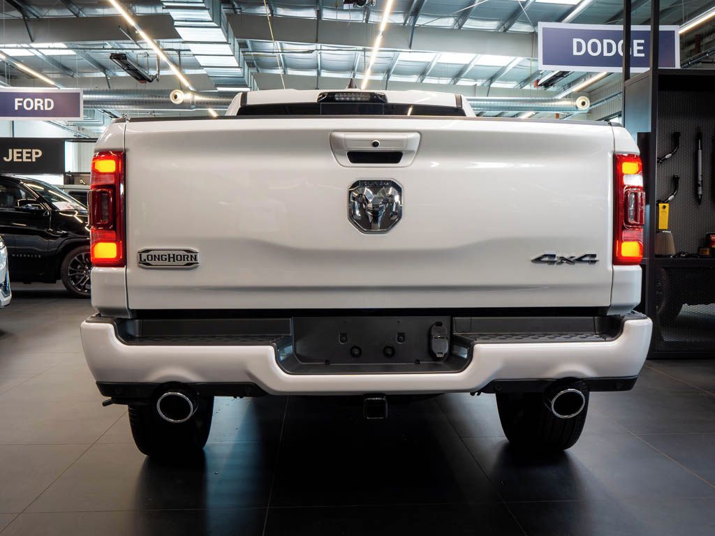 Dodge Ram, 5.7 V8 eTorque, Longhorn - fotka 4