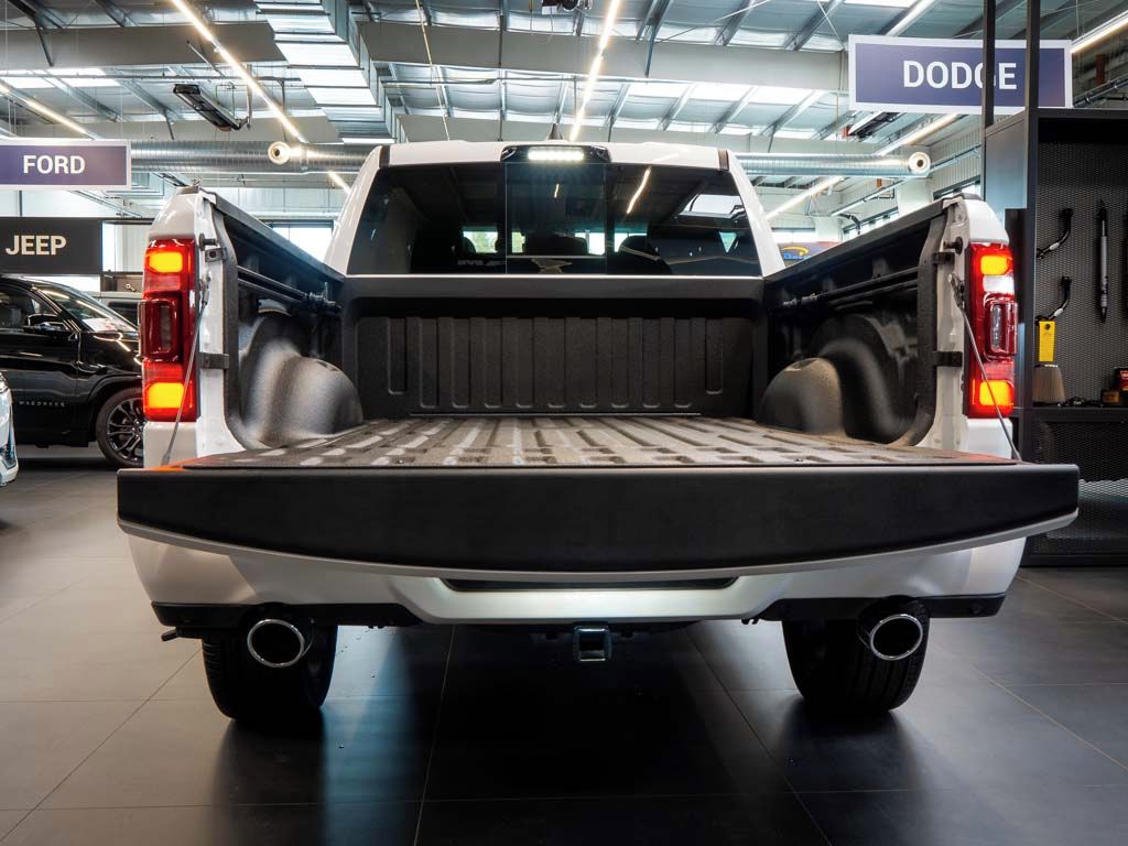 Dodge Ram, 5.7 V8 eTorque, Longhorn - fotka 5
