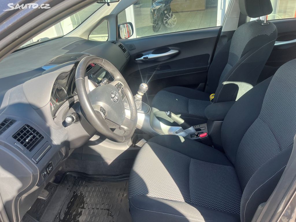 Toyota Auris, fotka 9