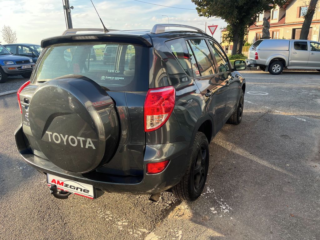 Toyota Rav4, fotka 6