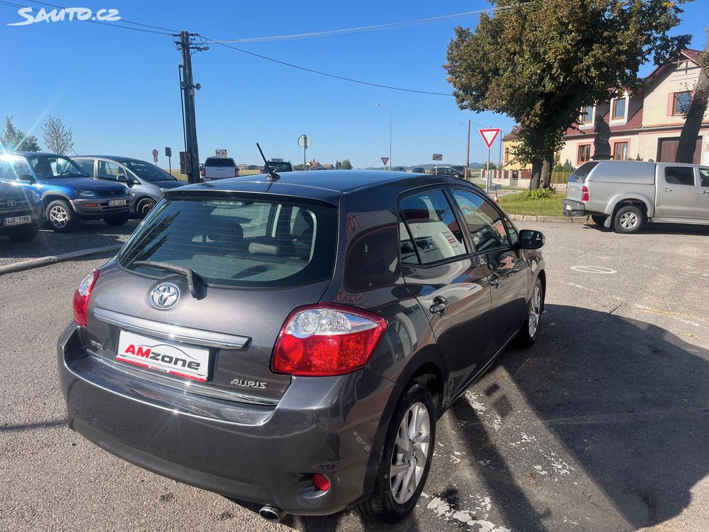 Toyota Auris, fotka 6