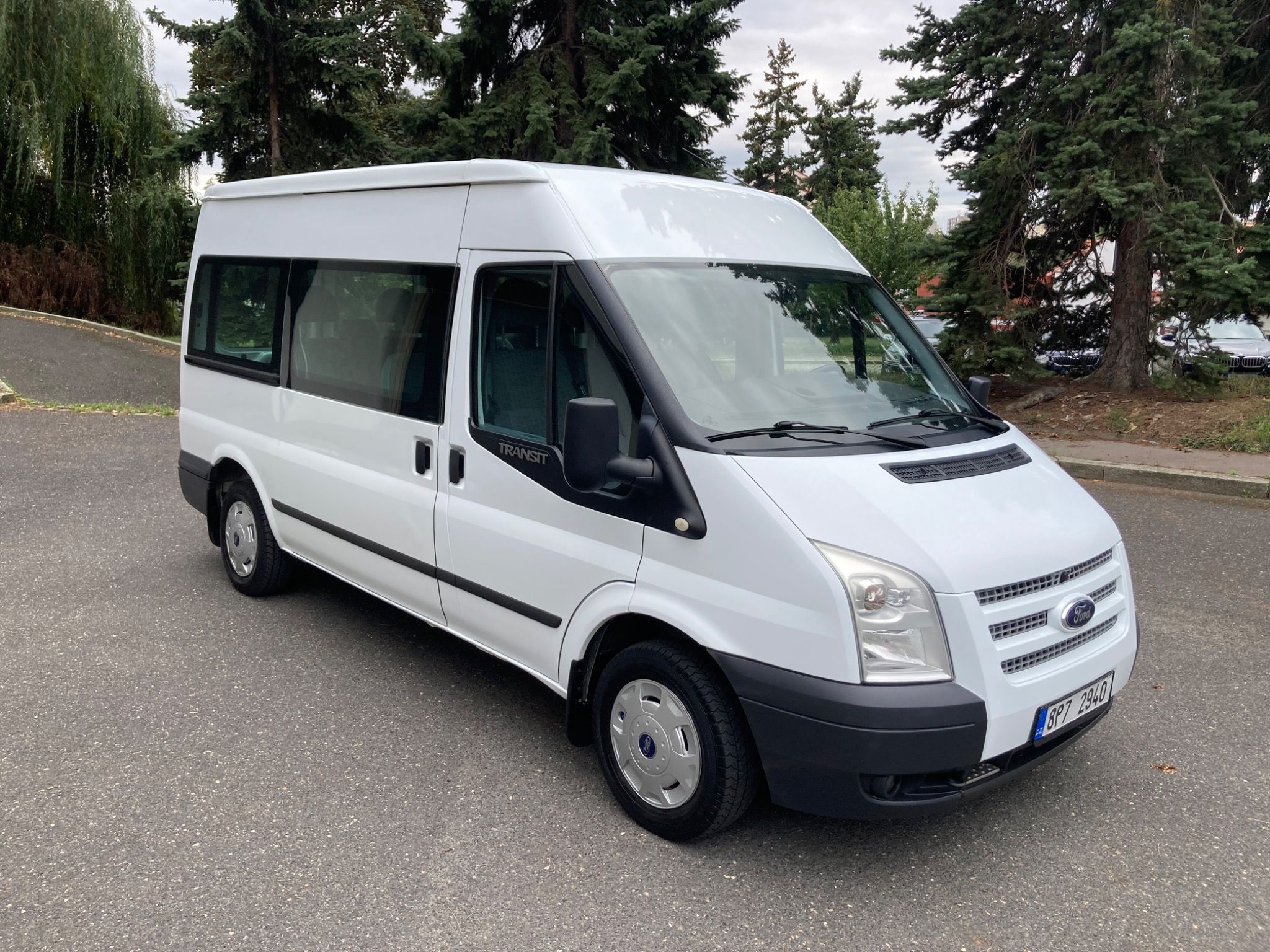Ford Transit, 2.2TDCi 74kW T300 9míst Klima - fotka 3