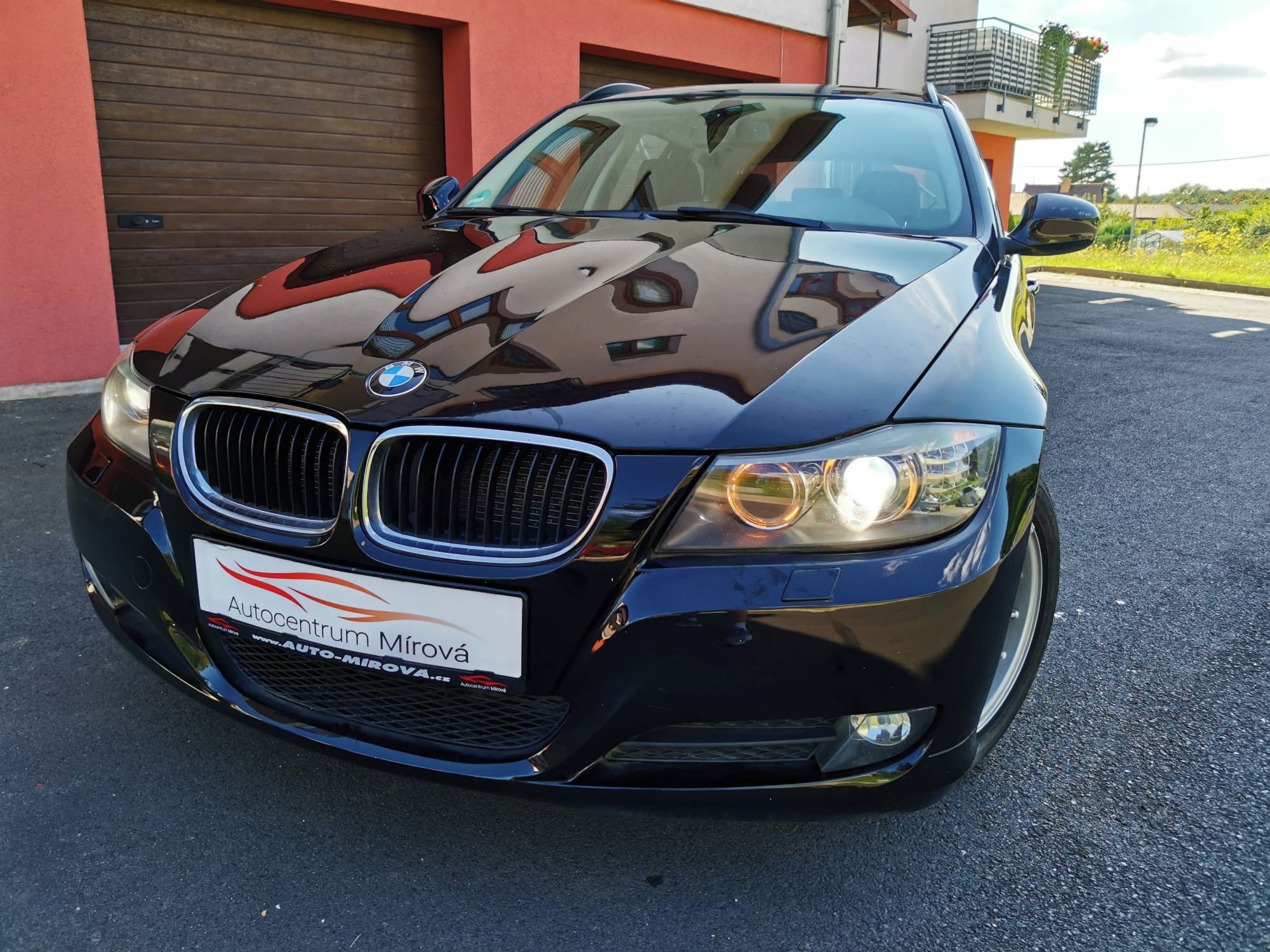 BMW Řada 3, 318d,navi,xenon - fotka 3
