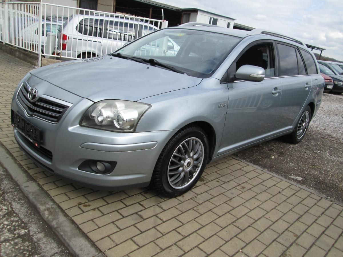 Toyota Avensis, 2,2  130 KW - fotka 4