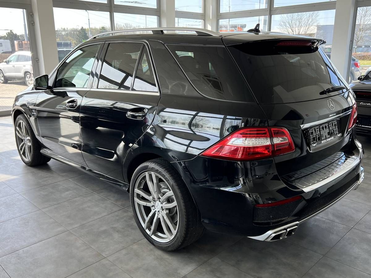 Mercedes-Benz Třídy M, ML 63 AMG V8 BITURBO 4-MATIC - fotka 5
