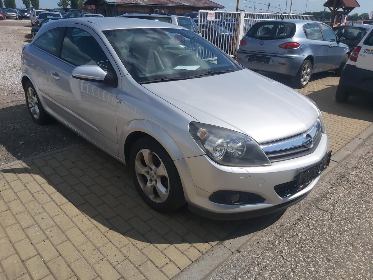 Opel Astra, H 18 GTC - fotka 6
