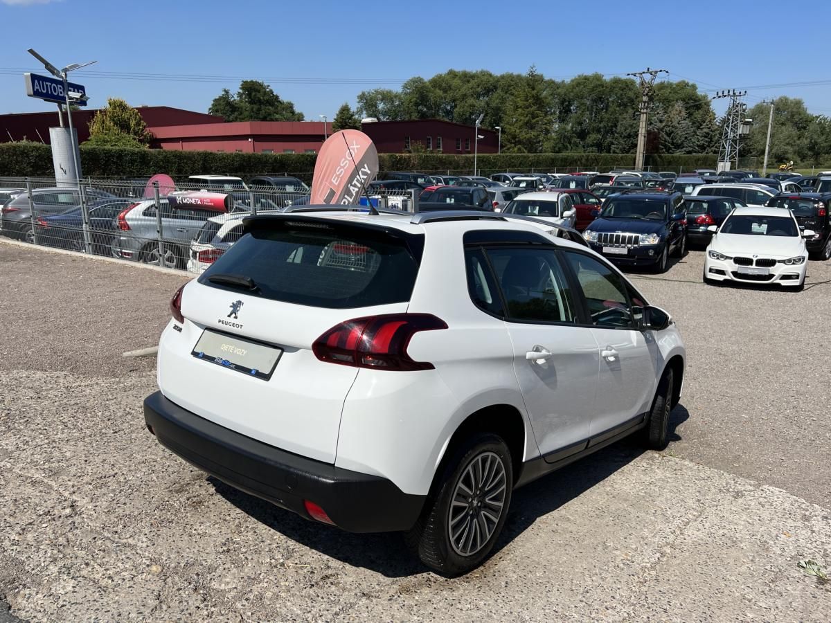Peugeot 2008, 1.2i 60kw nové ČR 1.Maj Klima - fotka 6