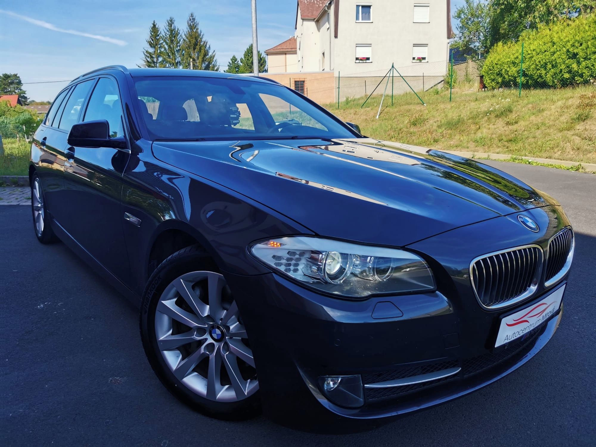 BMW Řada 5, 93 tis km ,plný servis 4x4 - fotka 2