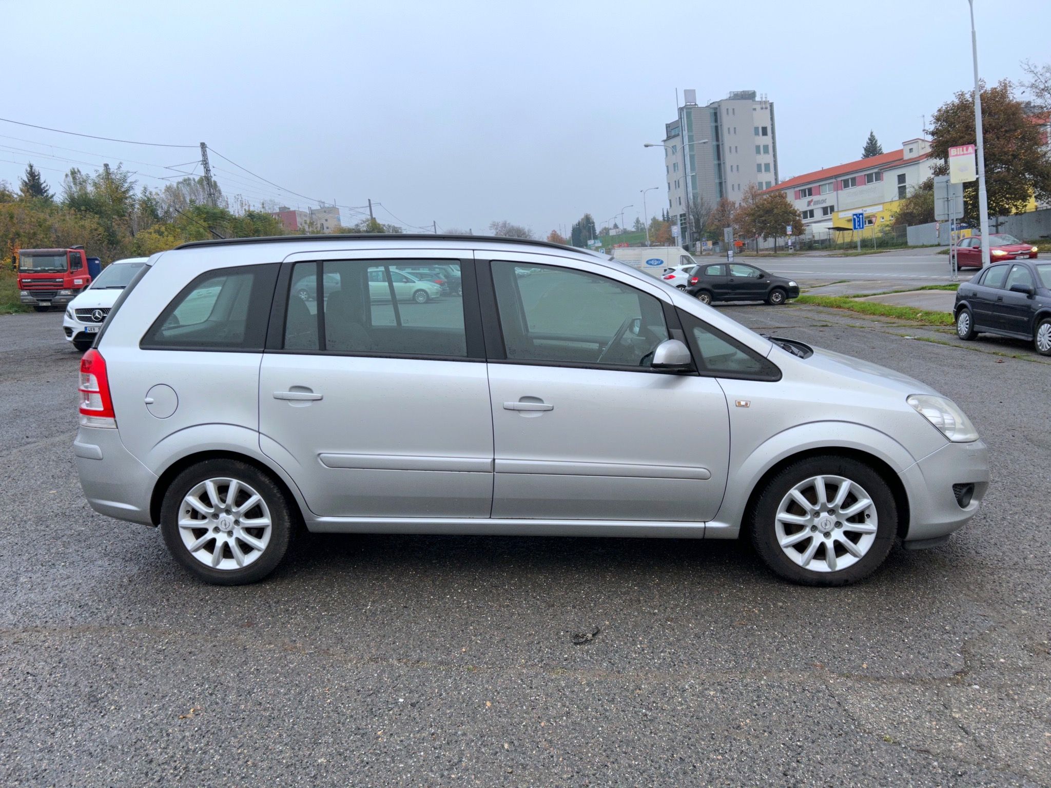 Opel Zafira, 1,8 16V, 103 kW, 7 míst - fotka 4