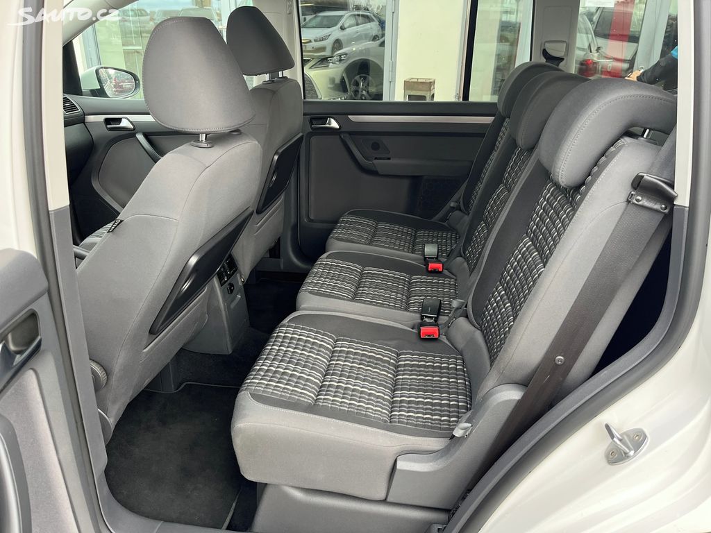 Volkswagen Touran, fotka 10