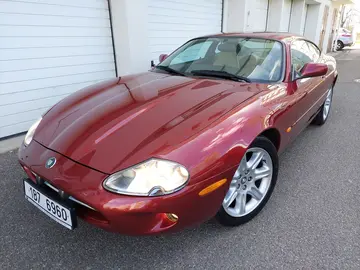 Jaguar XK8, 4.0i V8 Zakoupeno nové v ČR