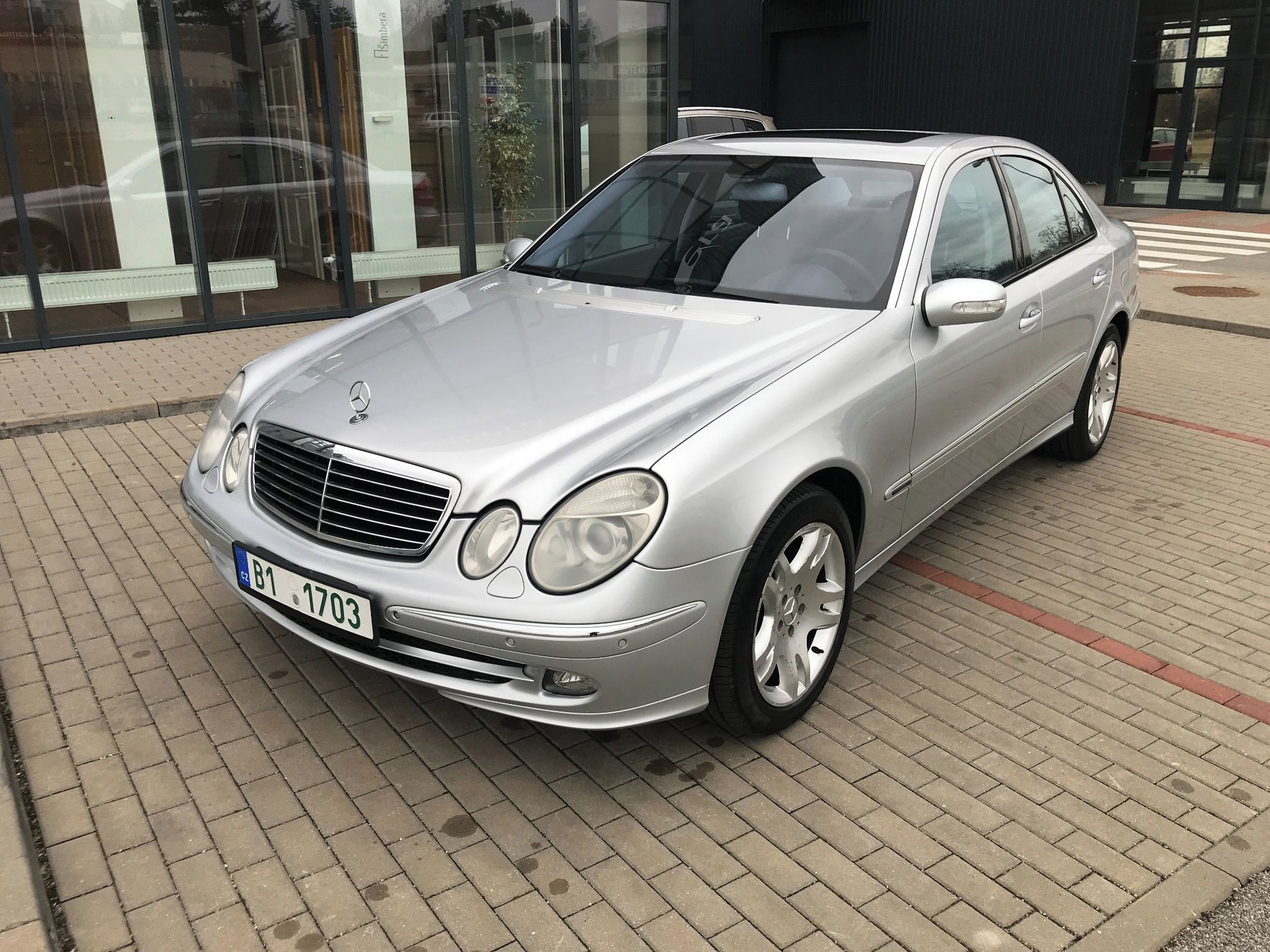 Mercedes-Benz Třídy E, 320 CDi,165kW,4 MATIC - fotka 2
