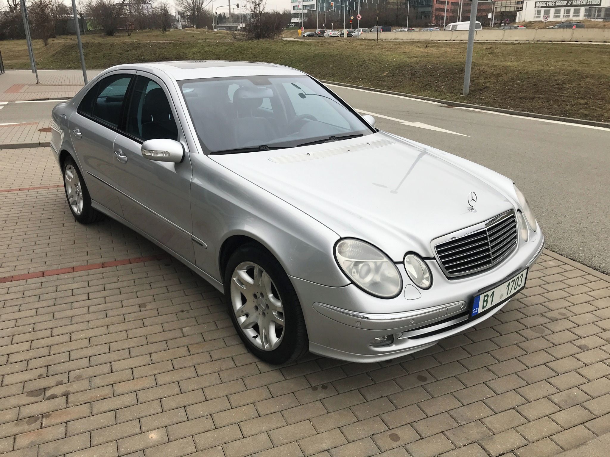 Mercedes-Benz Třídy E, 320 CDi,165kW,4 MATIC - fotka 3