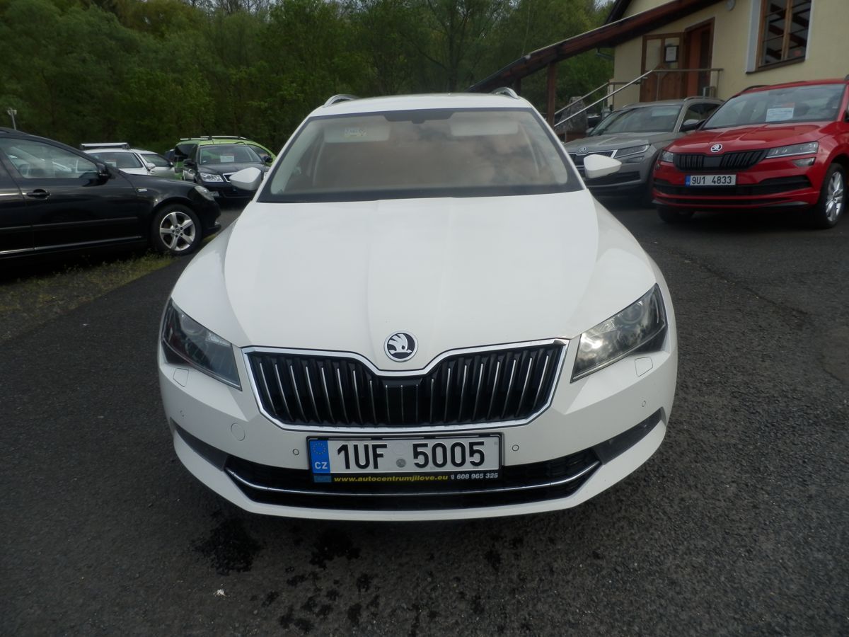 Škoda Superb, 2,0TDI 110KW DSG,NAVI,KŮŽE - fotka 2