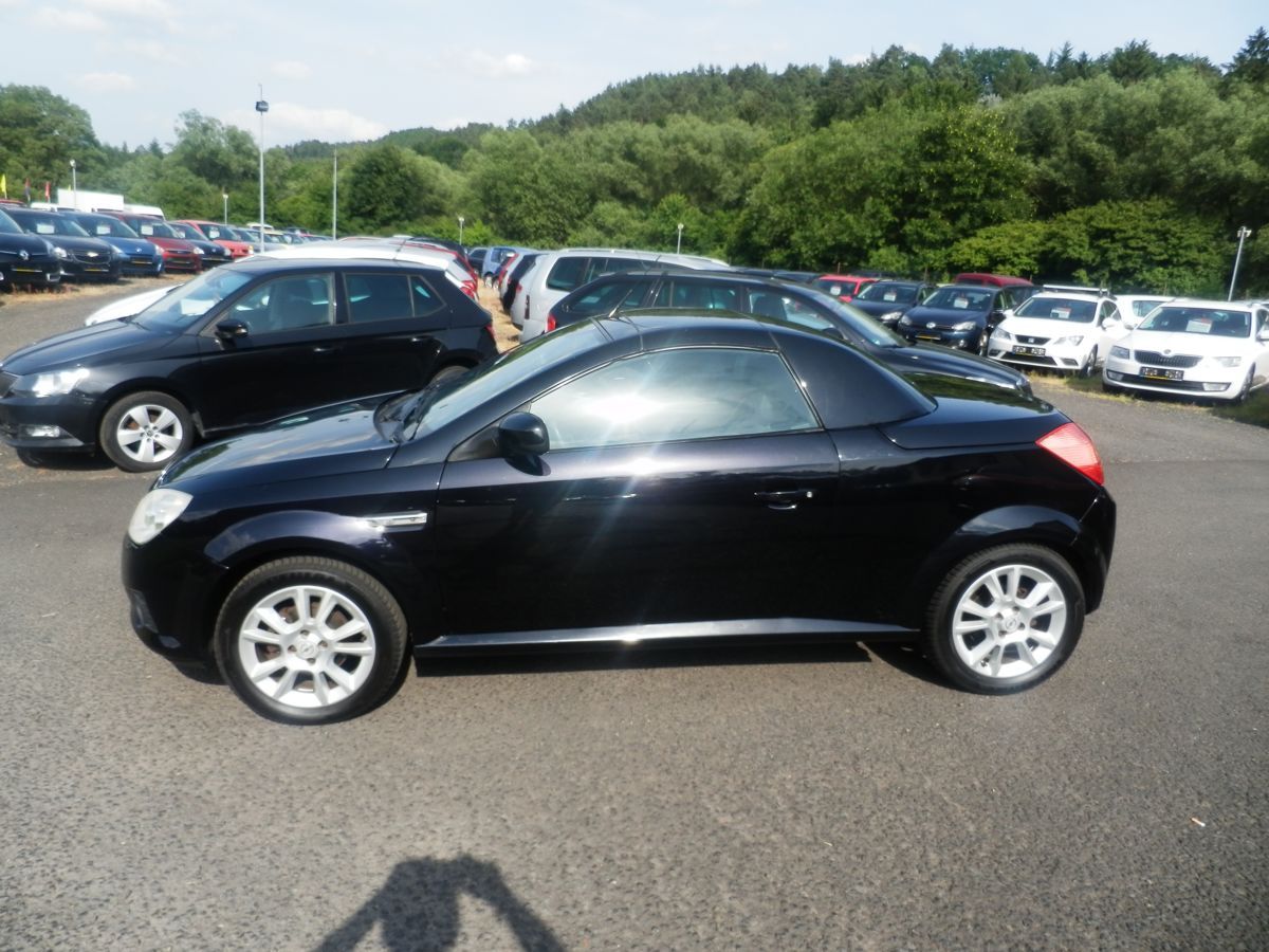 Opel Tigra, 1,8 92KW Roadster - fotka 5