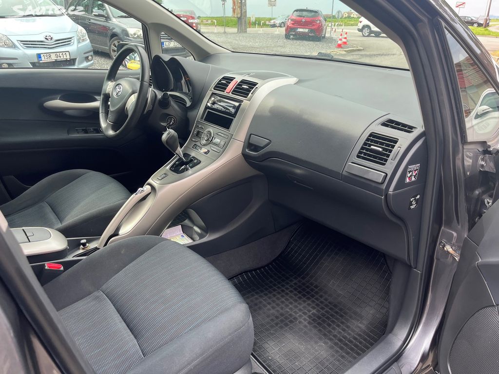 Toyota Auris, fotka 11