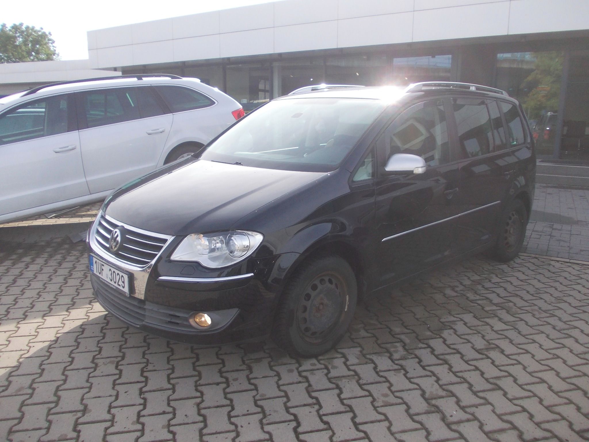 Volkswagen Touran, 2.0TDI 125KW NAVI - fotka 2