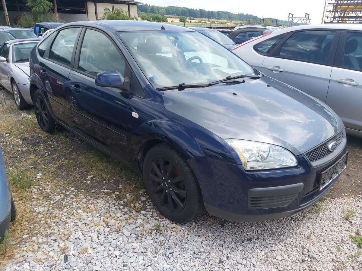 Ford Focus, 1,6i 16V - fotka 4