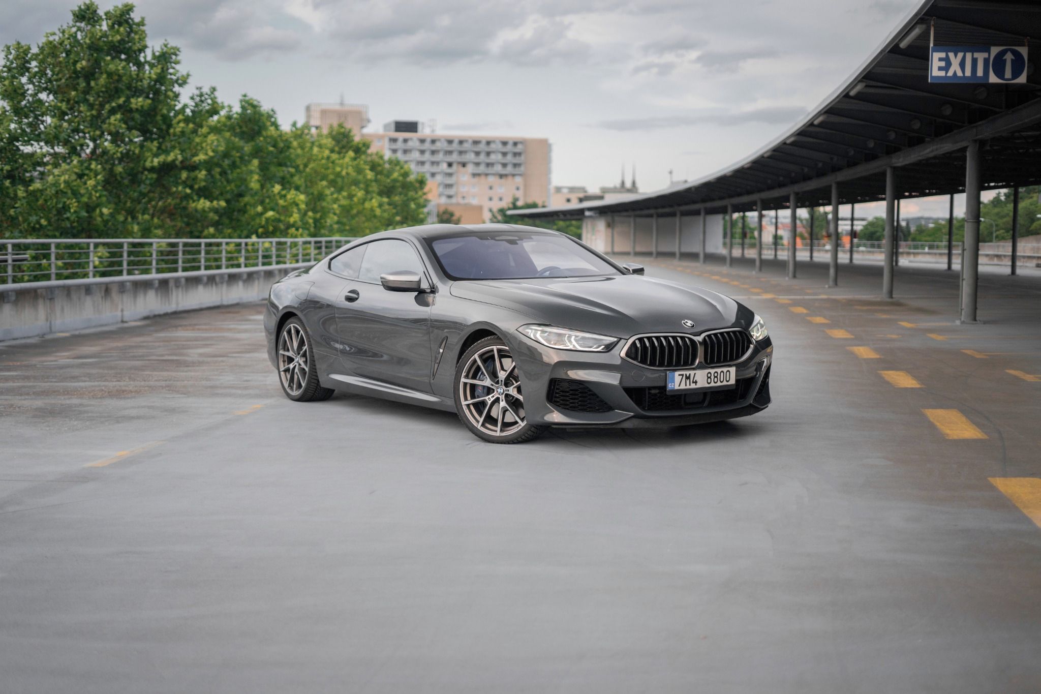 BMW Řada 8, M850i xDrive, Carbon, servis