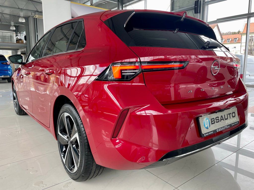 Opel Astra, Elegance 1,2Turbo AT8 - fotka 3