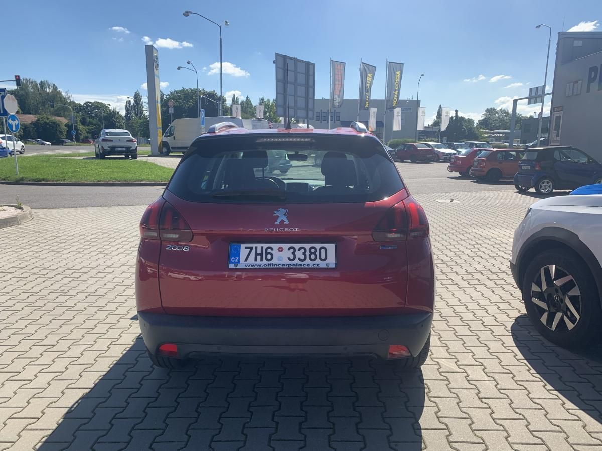 Peugeot 2008, ACTIVE 1.2i 81kW Automat Čr - fotka 6