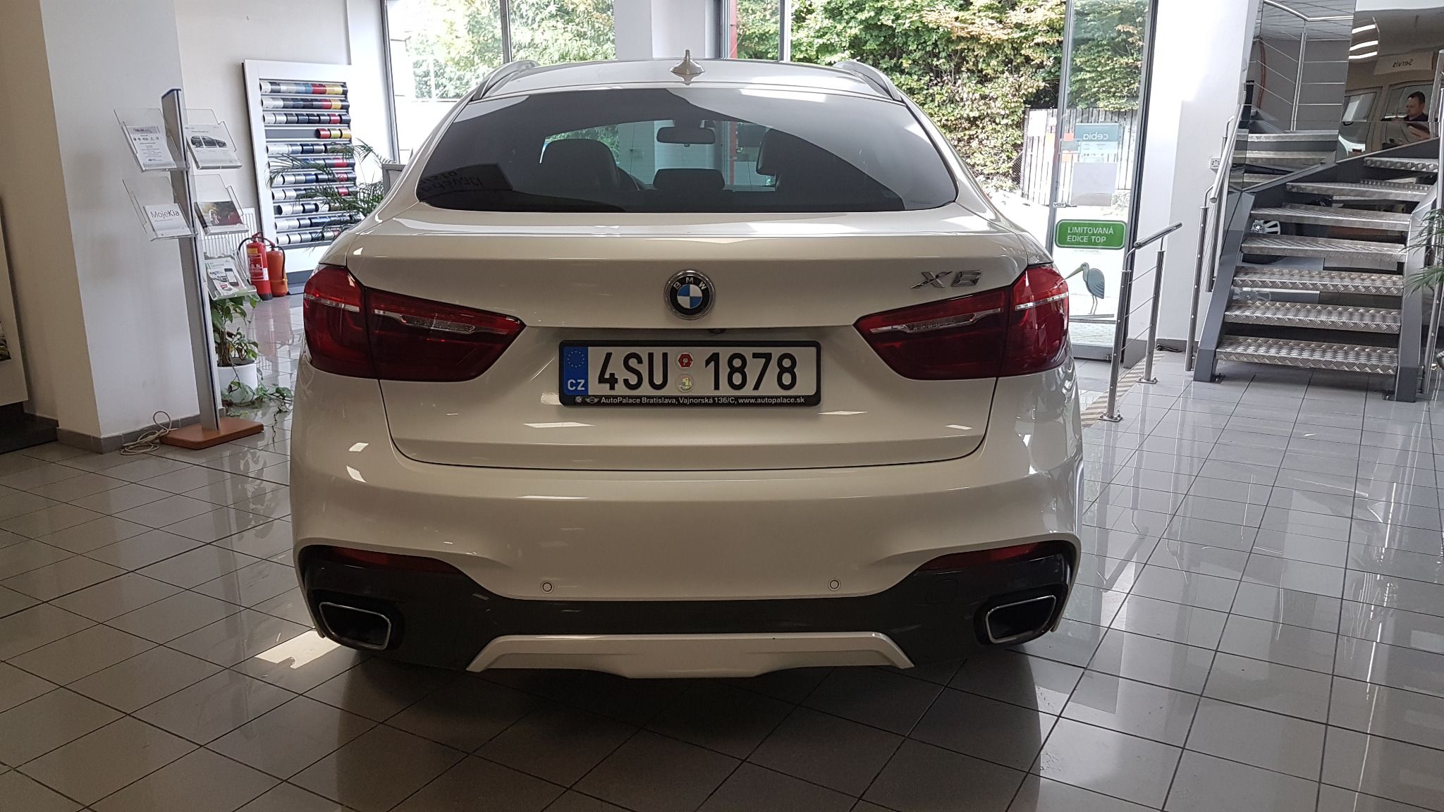 BMW X6, xDrive  30d - nez.topení - fotka 5