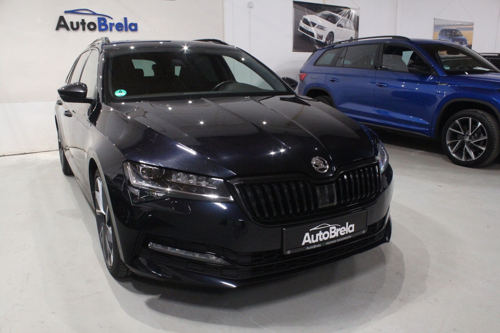 Škoda Superb, 2.0TDI DSG SportLine Display - fotka 2