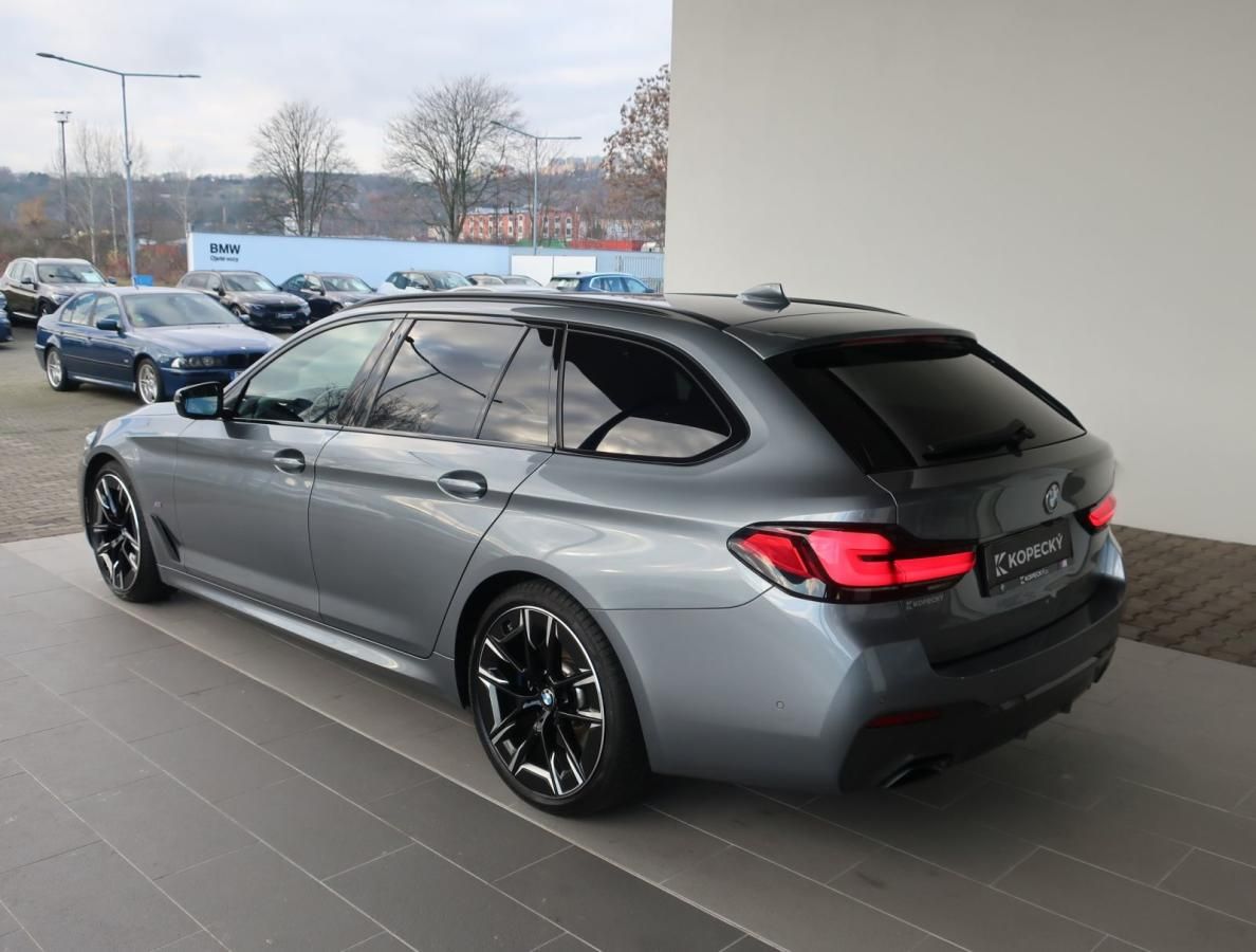 BMW Řada 5, 530d xDrive Touring M Sport - fotka 5
