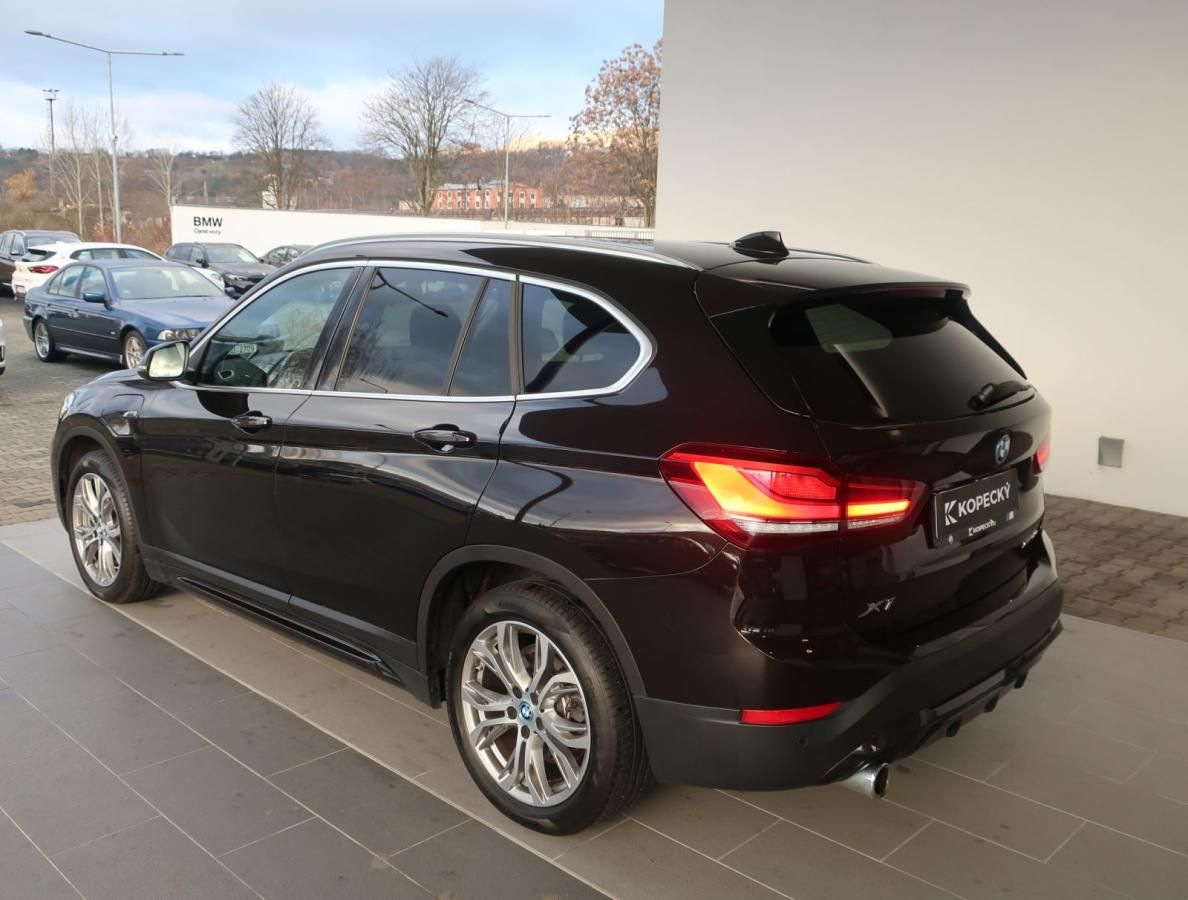 BMW X1, xDrive25e Sport Line - fotka 5